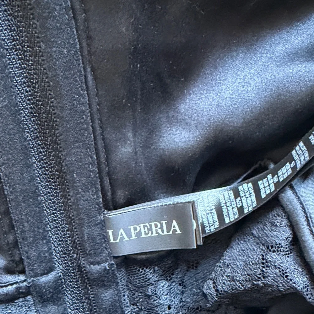 EUC LA PERLA Elegant Black Lace Bustier 32D - Picture 3 of 3